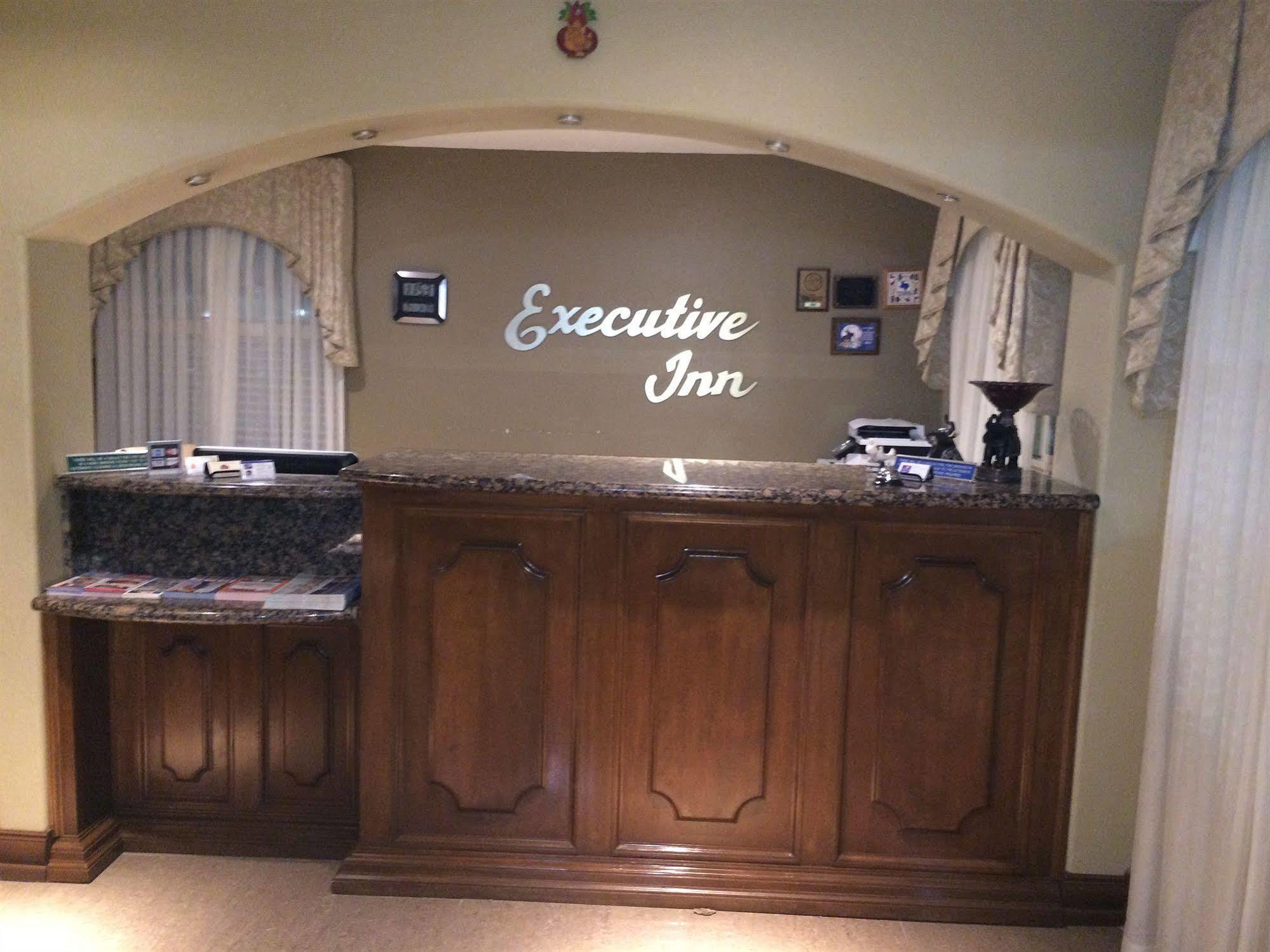 Cotulla Executive Inn Exterior photo